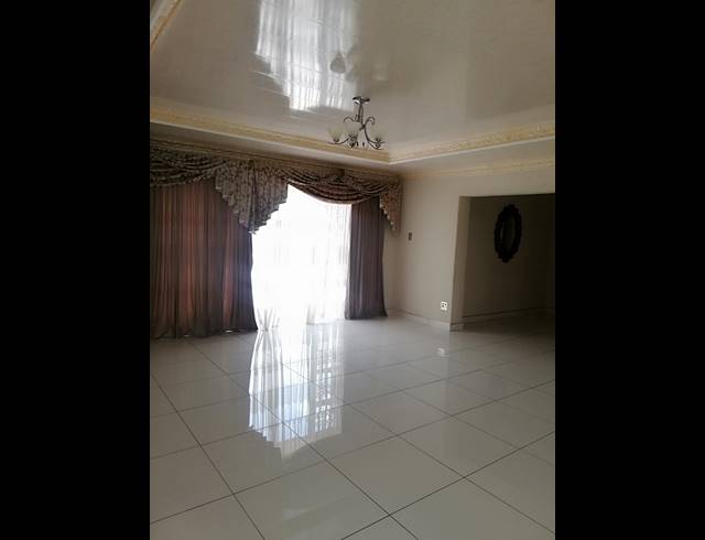 3 BEDROOM FREEHOLD FOR SALE IN ARBORPARK